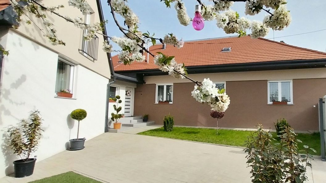 Cseresznyefa Vendégház Dorog (1)