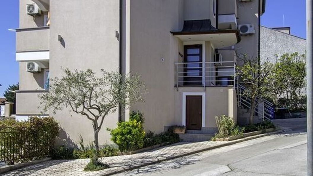 Apartmani Antić 1 Pješčana Uvala (1)