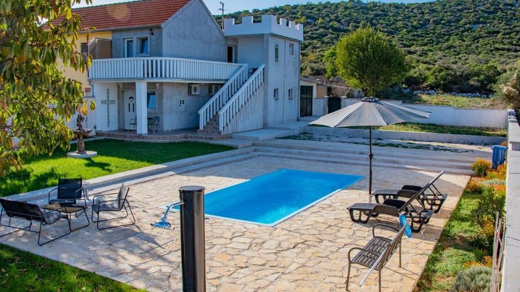 House Matan Tisno (1)