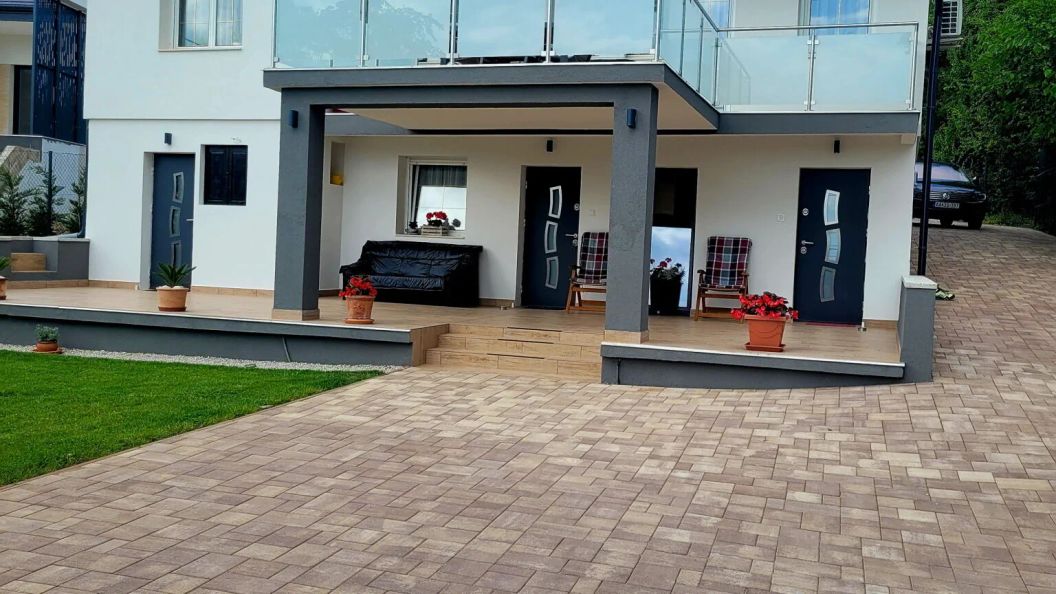 Bella Apartman Gyenesdiás (1)