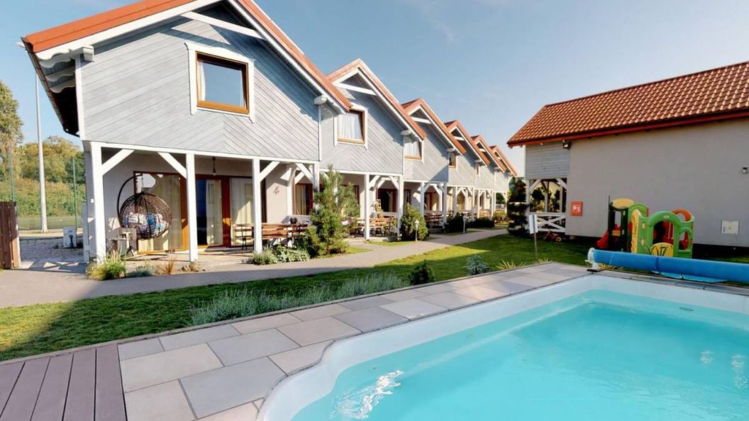 Lawendowe Domki - z basenem Karwia (1)