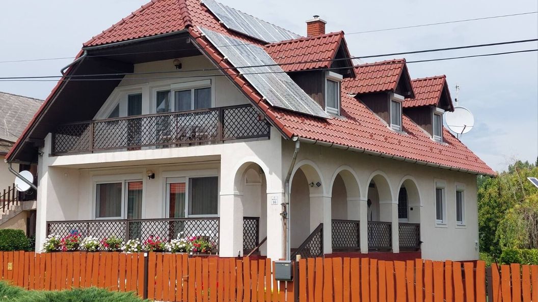 Sandra Vendégház Badacsonytomaj (1)