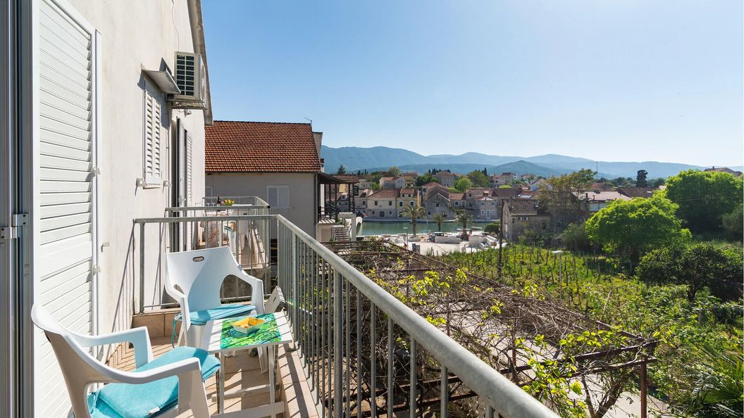 Apartman Vrboska - CDH592 (1)