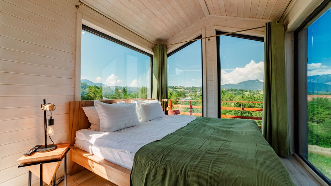 SkyAtlas│Forest Cabin Sohodol (1)