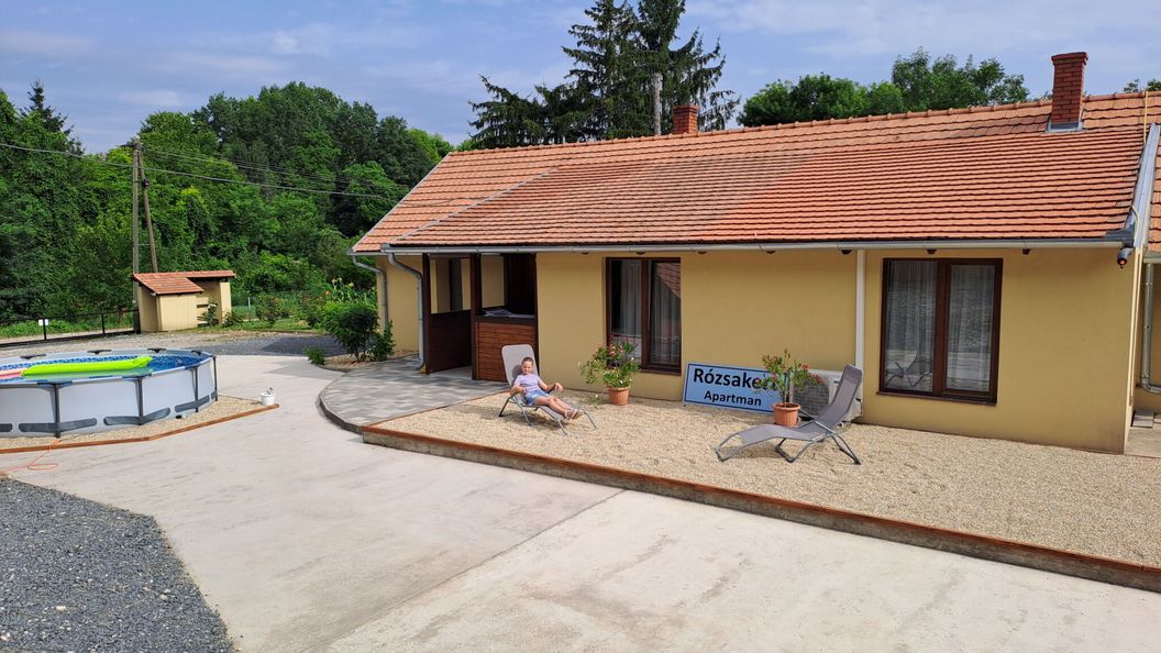 Rózsakert Apartman Zala Tekenye (1)