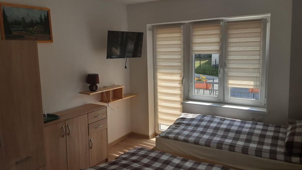 Pokoje gościnne-Złotogłów-BIS (1)