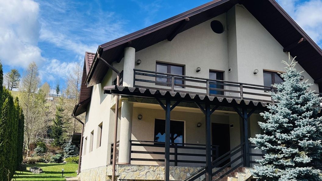 Vila Rares Voroneţ (1)