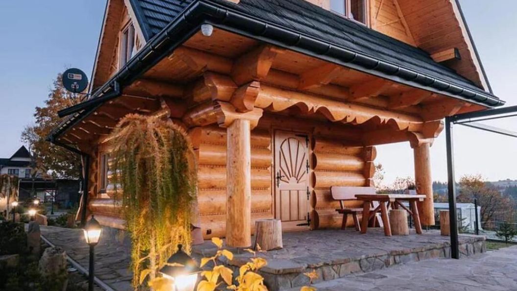 Domek drewniany - Czerwienne Ząb (1)