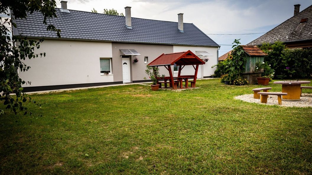 Csörnyeföld Vendégháza (1)