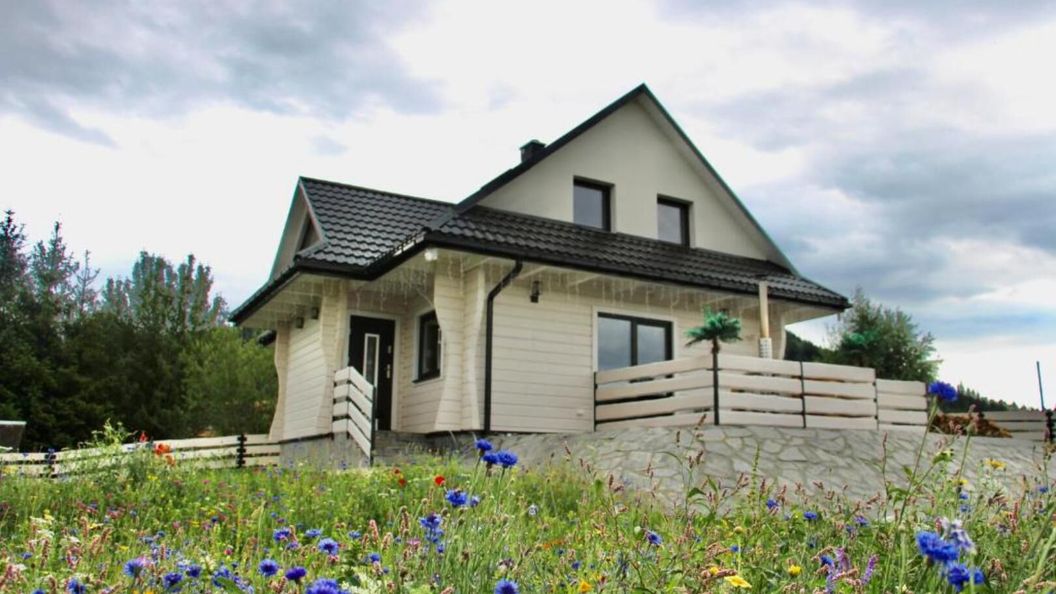 Rajska Chata w górach z Balią Sobolówka, Żywiec (1)