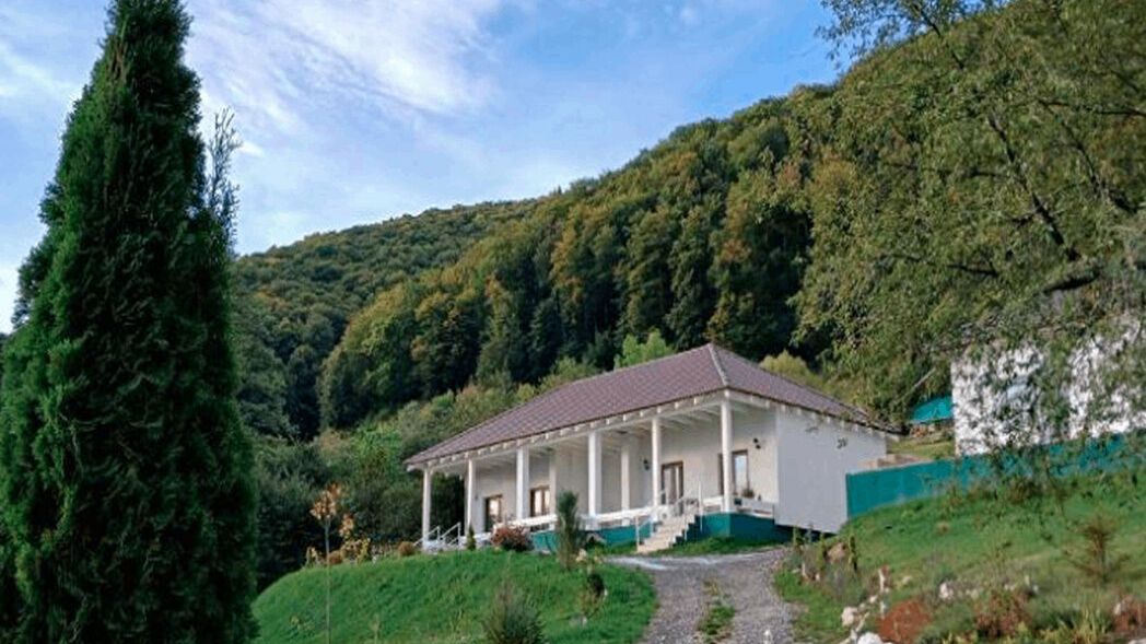 Cristelyn Residence Bran (1)