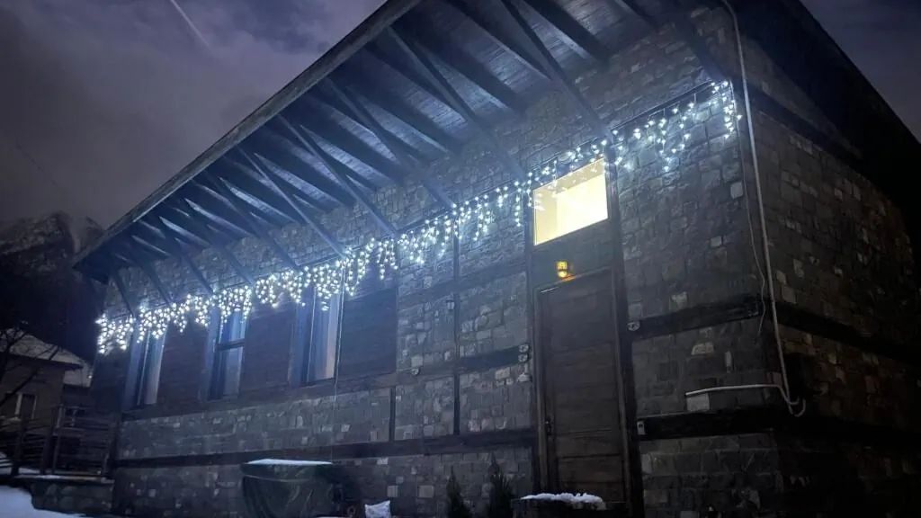 Căsuța de piatră Bușteni (1)