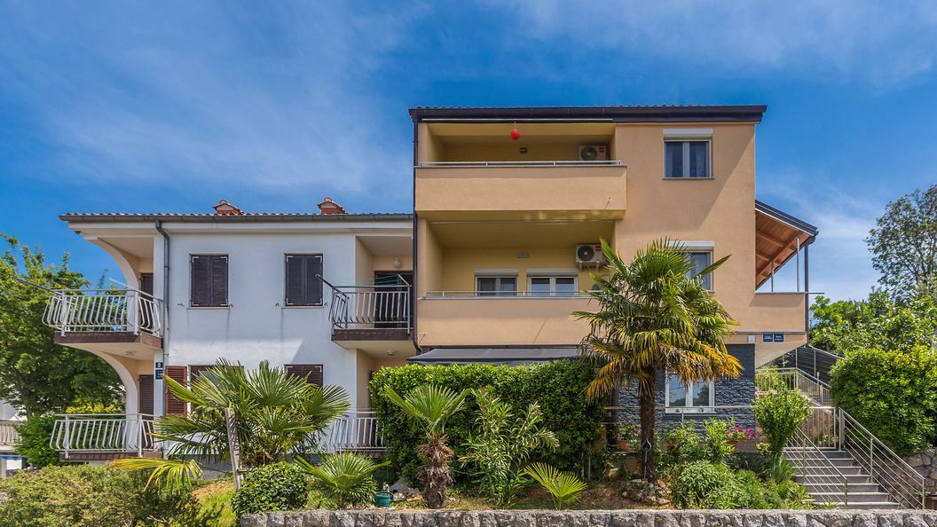 Apartments Tena Njivice (1)