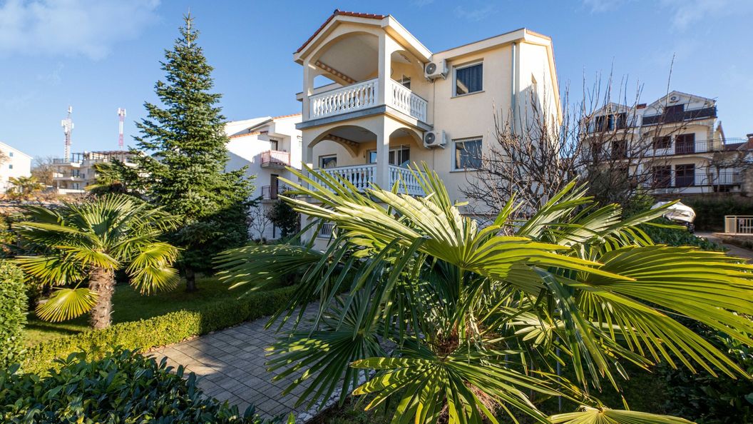 Apartments and Room Ocean Njivice (1)