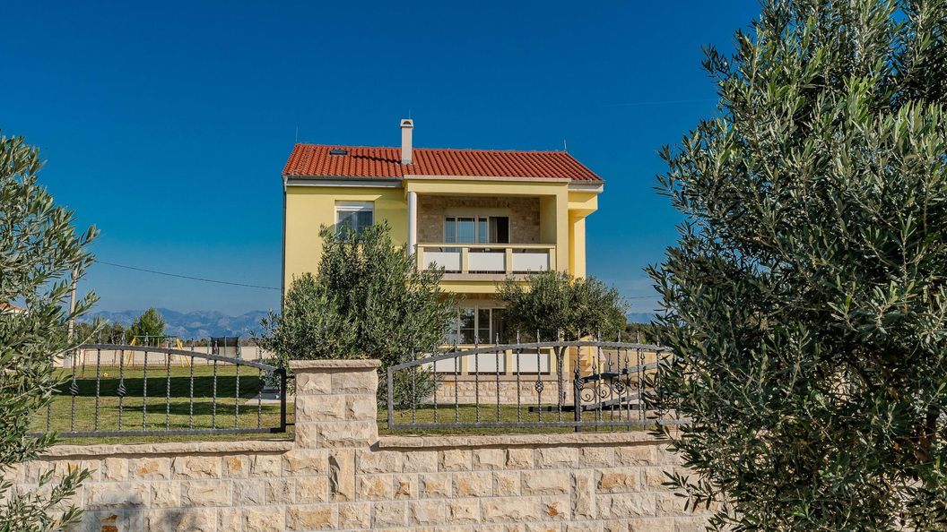 House Jurkin Nin (1)