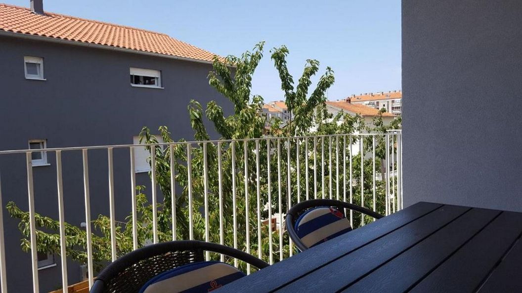 Apartmanok Parkolóhellyel Zadar - 23051 (1)