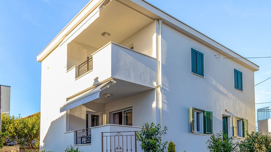 Apartmanok Parkolóhellyel Okrug Gornji, Ciovo - 23151 Okrug Gornji (1)