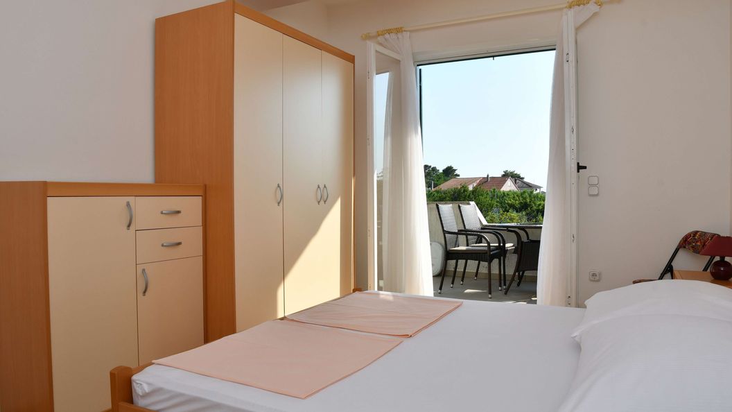 Apartmanok Parkolóhellyel Banjol, Rab - 23240 Banjol (1)