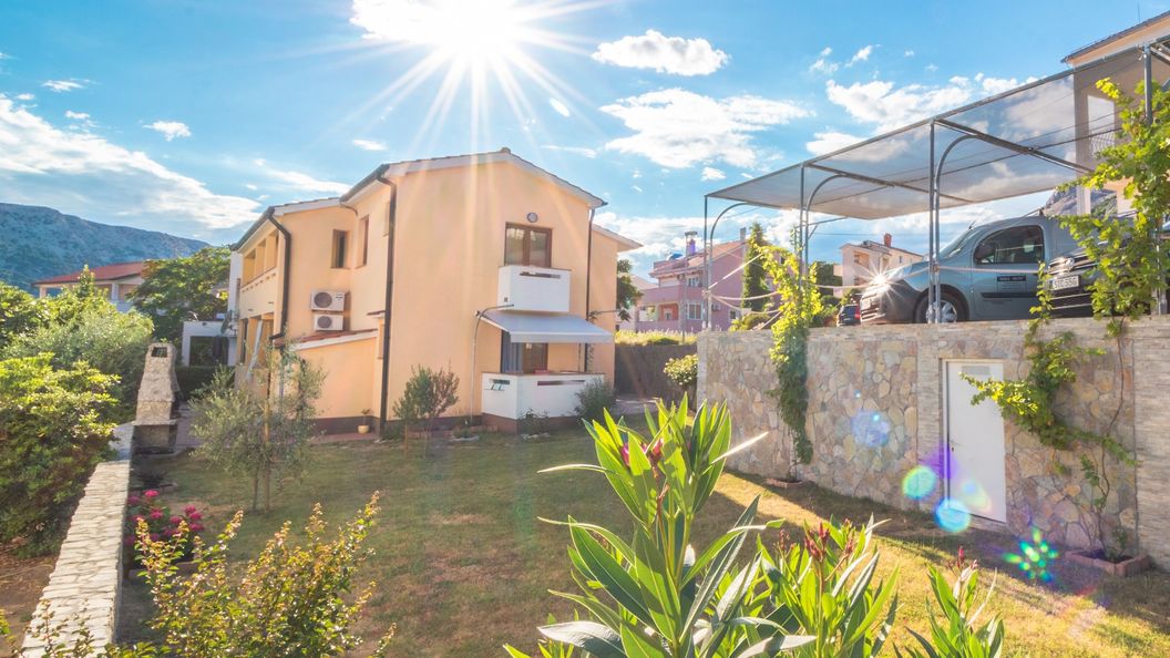 Apartmanok és Szobák Parkolóhellyel Baska, Krk - 23309 Baška (1)
