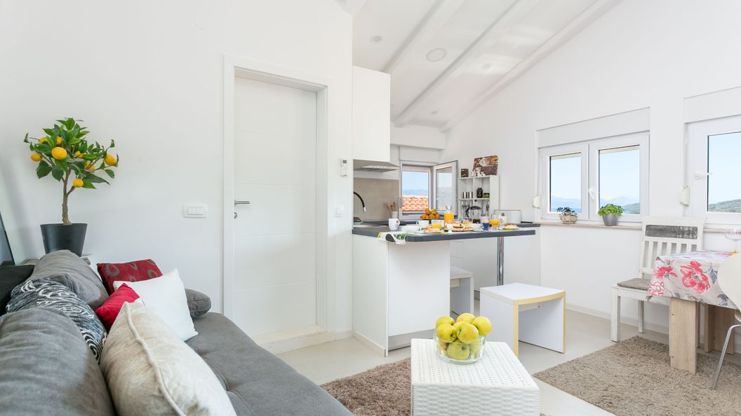 Apartmanok Internet Hozzáféréssel Slatine, Ciovo - 23395 Slatine (1)