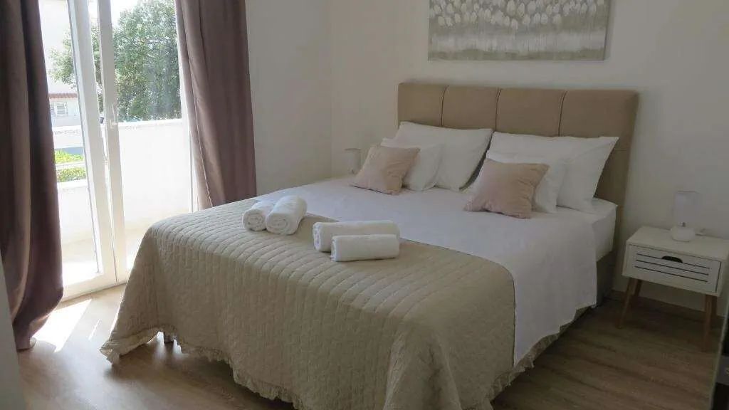 Ház Családok Részére Parkolóhellyel Biograd Na Moru, Biograd - 23498 Biograd Na Moru (1)