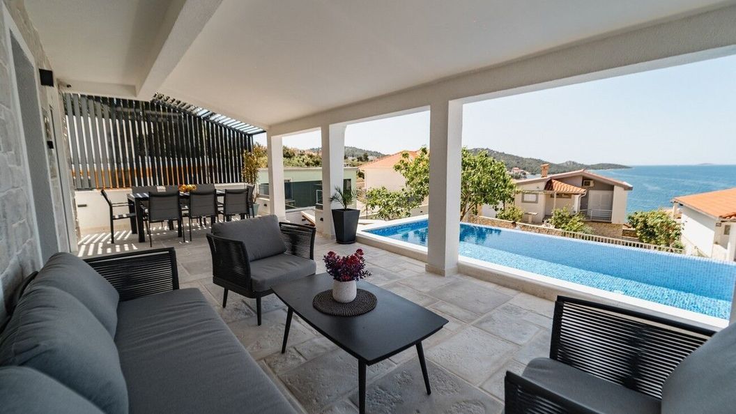 Luxusvilla A Tenger Mellett Medencével Razanj, Rogoznica - 23572 Ražanj (1)