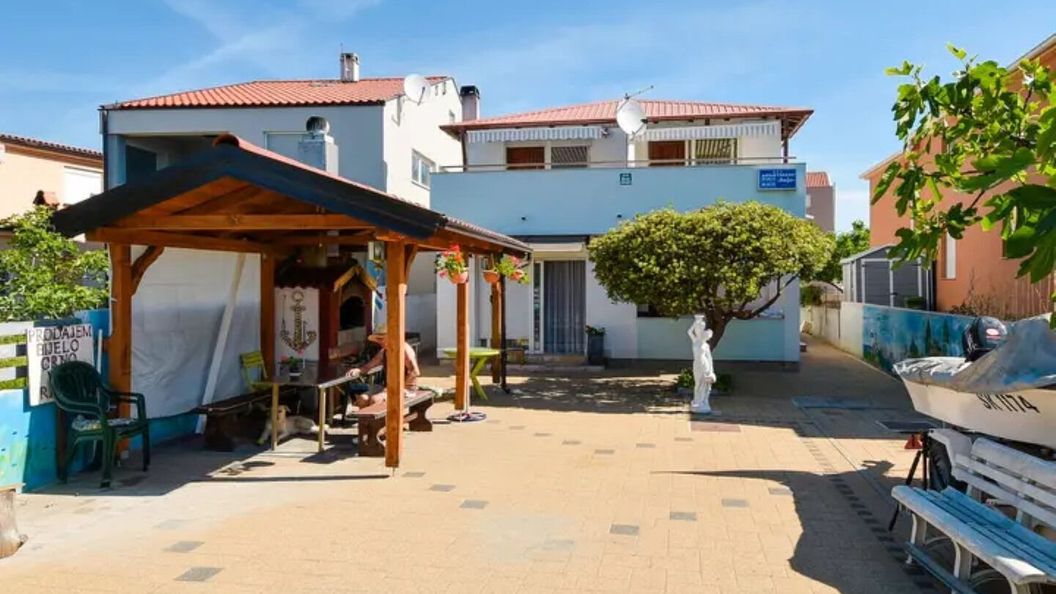 Apartments Mimi Nin (1)