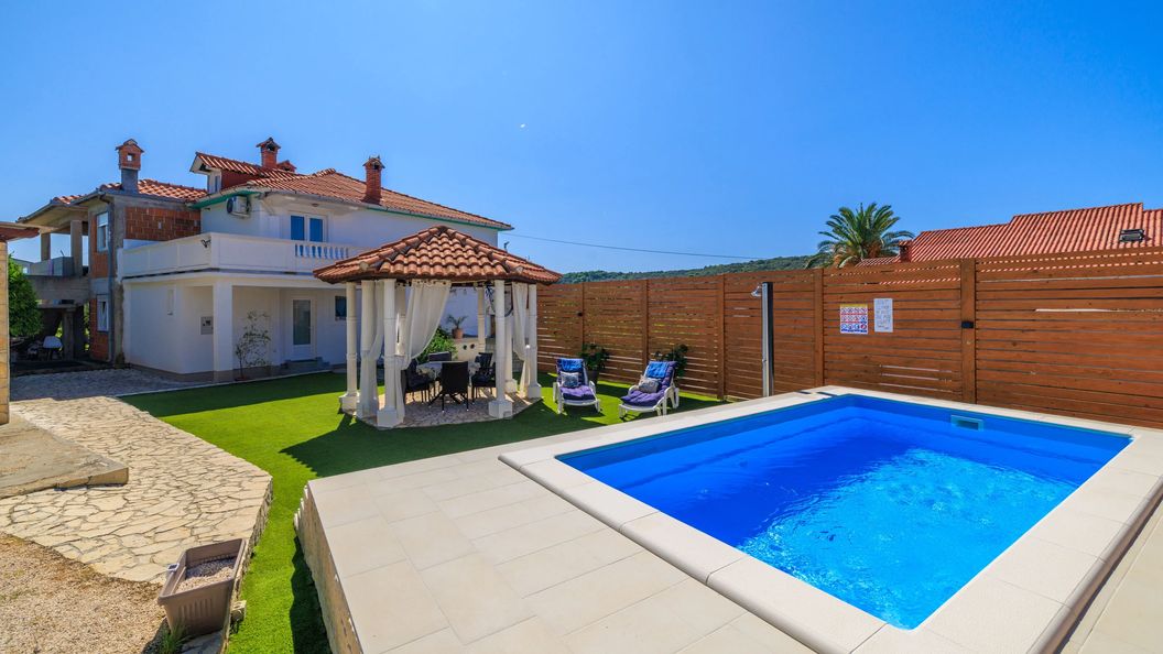 Apartment Pavilion Kampor (1)