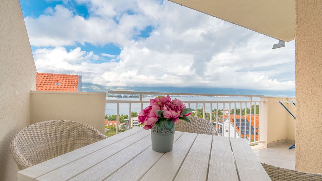 Apartment The View Arbanija (1)