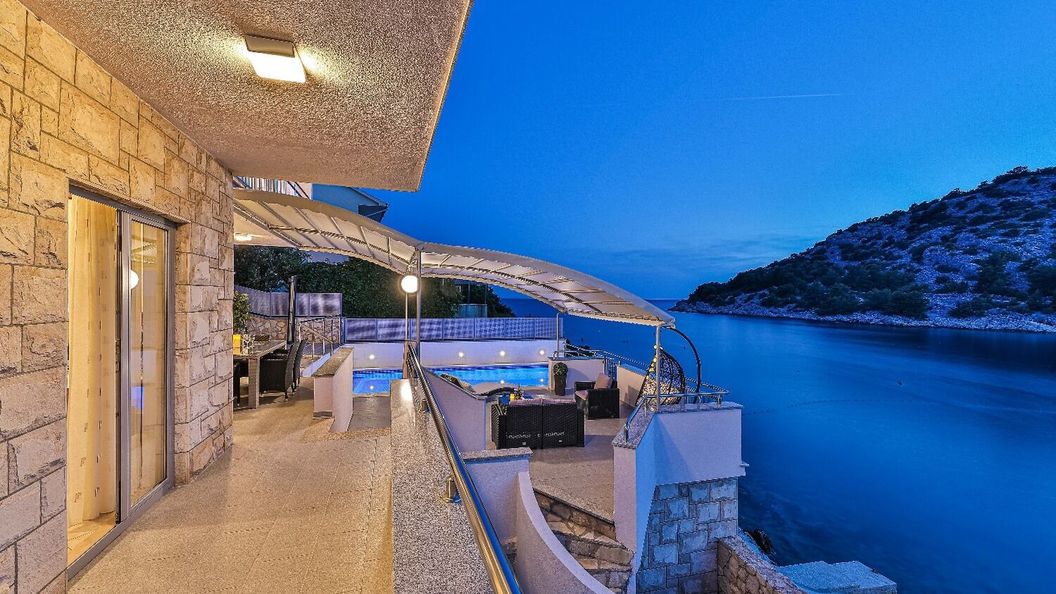 Villa Antonija Razanj II (1)