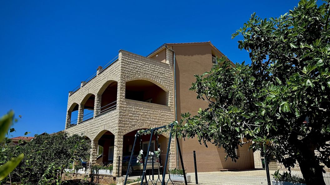 Apartments Josi Grebastica (1)