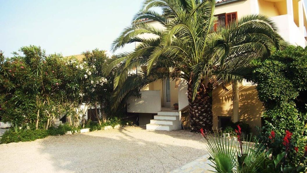 Apartments Tonka Orebic II III (1)