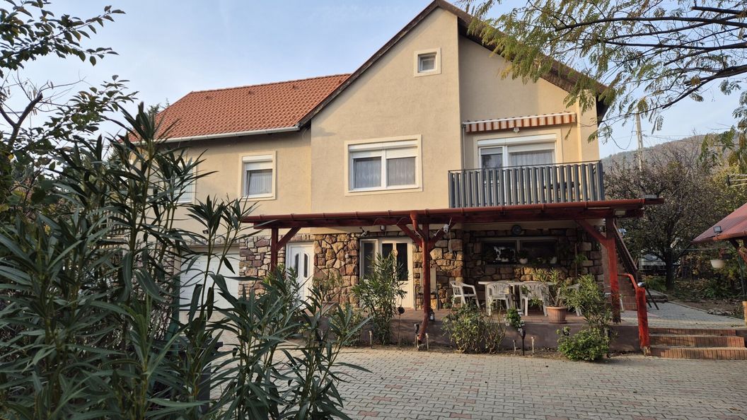 Márti Apartman Badacsonyőrs (1)