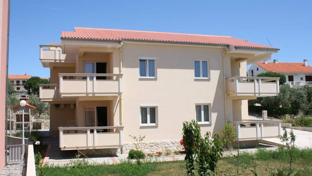 Apartments KarolinaS Novalja (1)