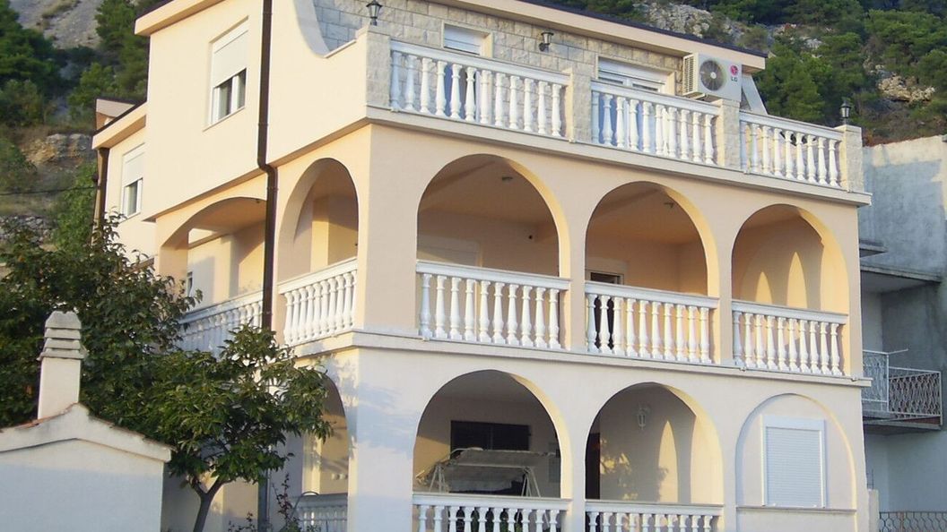 Apartment Lile Pisak (1)