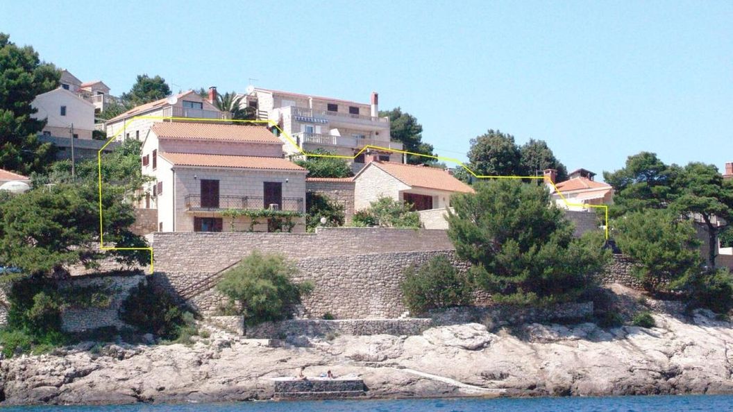 Apartments and Rooms Ref Sumartin (1)