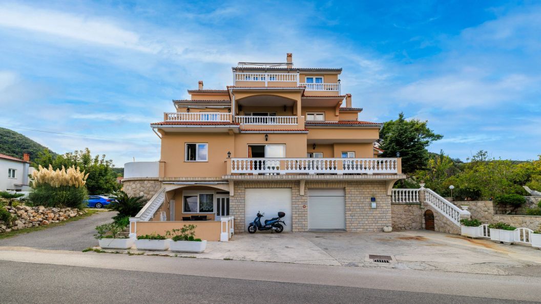 Apartments Mig Supetarska Draga (1)