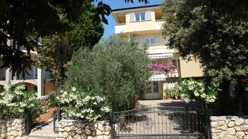 Apartments Ip Mandre (1)