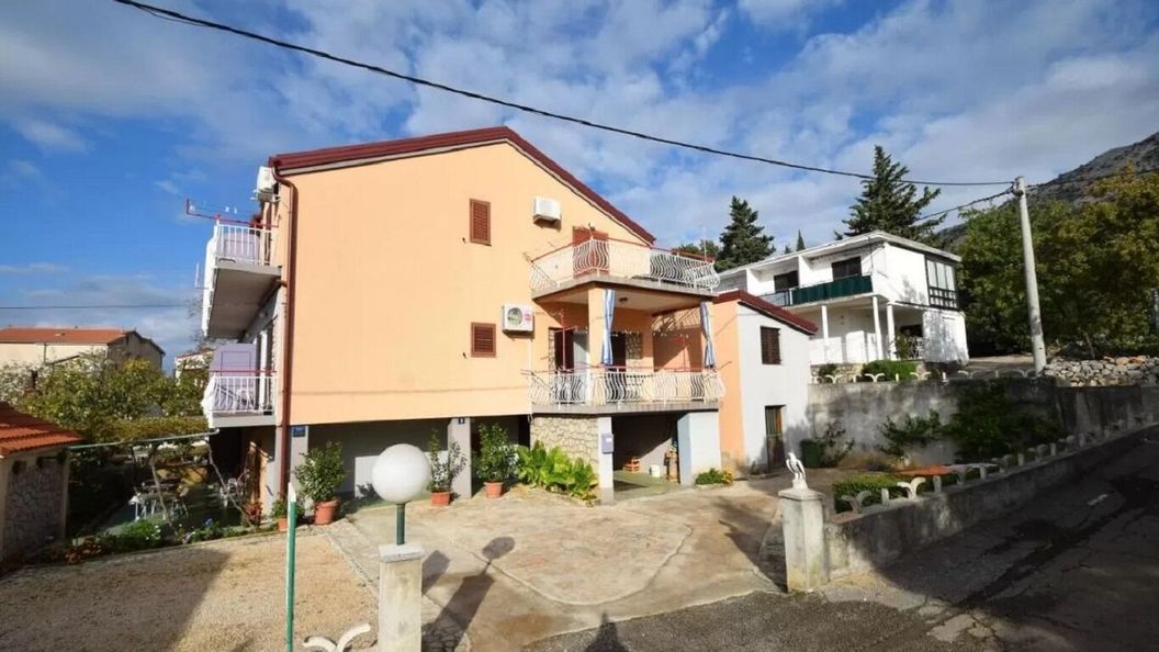 Apartments and Rooms Mirja Starigrad Paklenica (1)