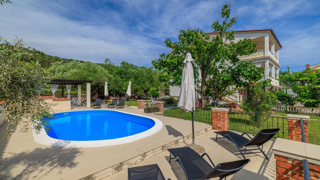 Apartments Roby Kampor (1)