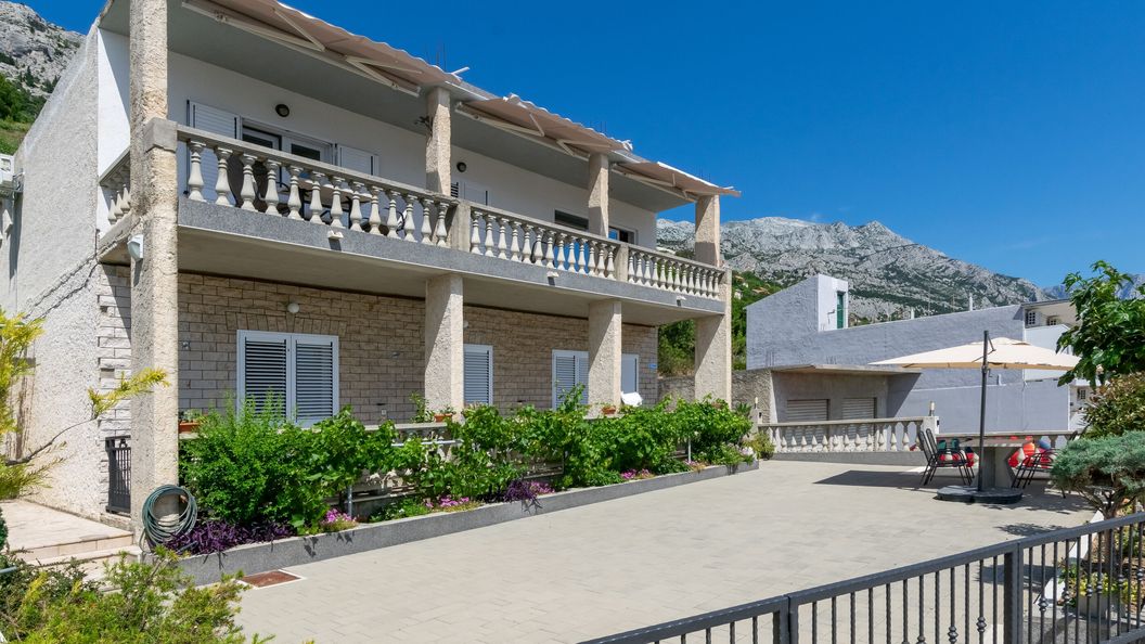 Rooms Maza Brela II (1)