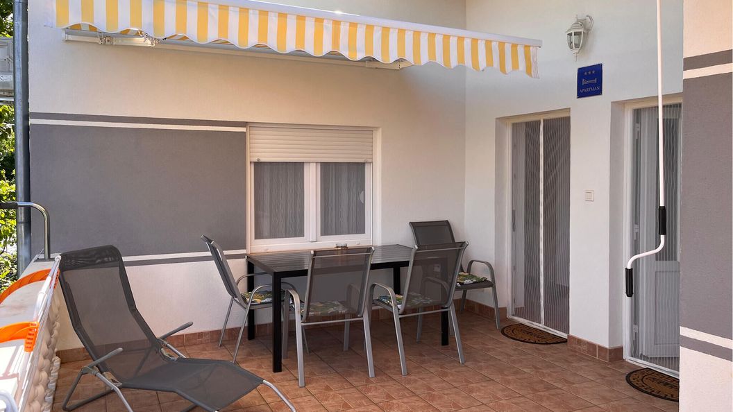 Apartman Gornji Karin - CDI994 (1)