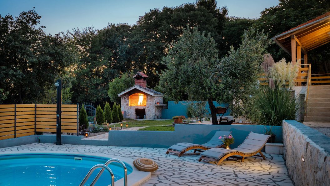 Villa Manda Adriatic heated pool Piramatovci (1)