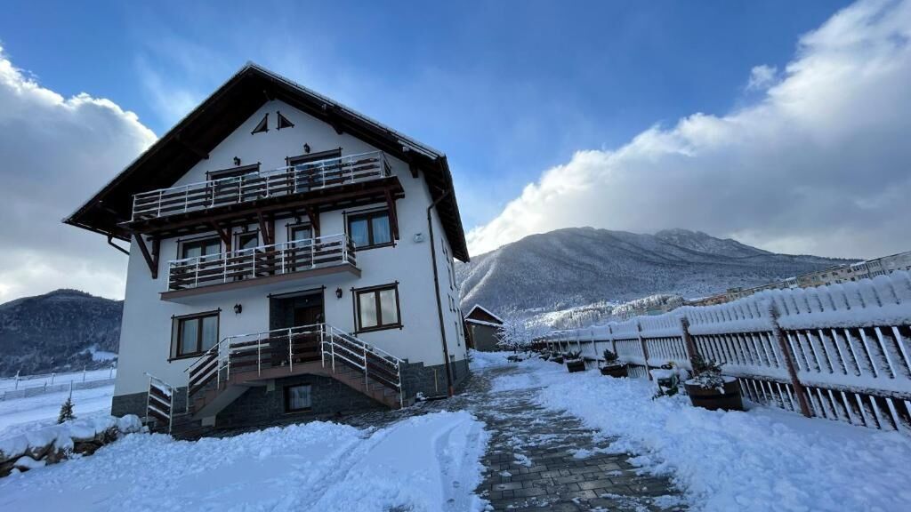 Pensiunea Popasul Piatra Craiului Zărnești (1)