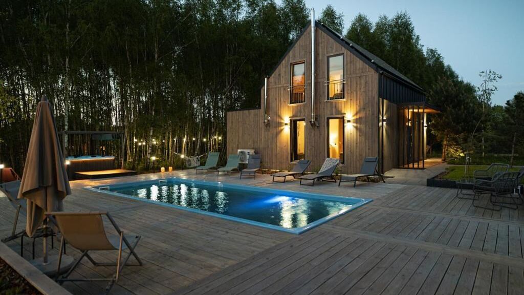 Między Brzozami / Domy w lesie (1)