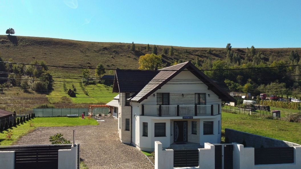 Casa Iura Oncești (1)