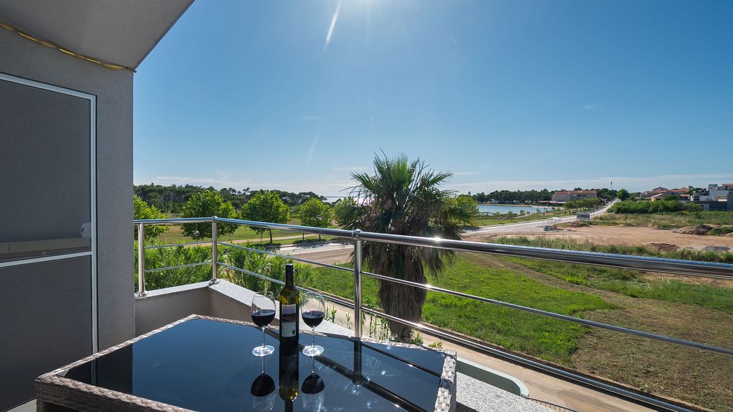 Apartment Terezija by the sea Privlaka (1)