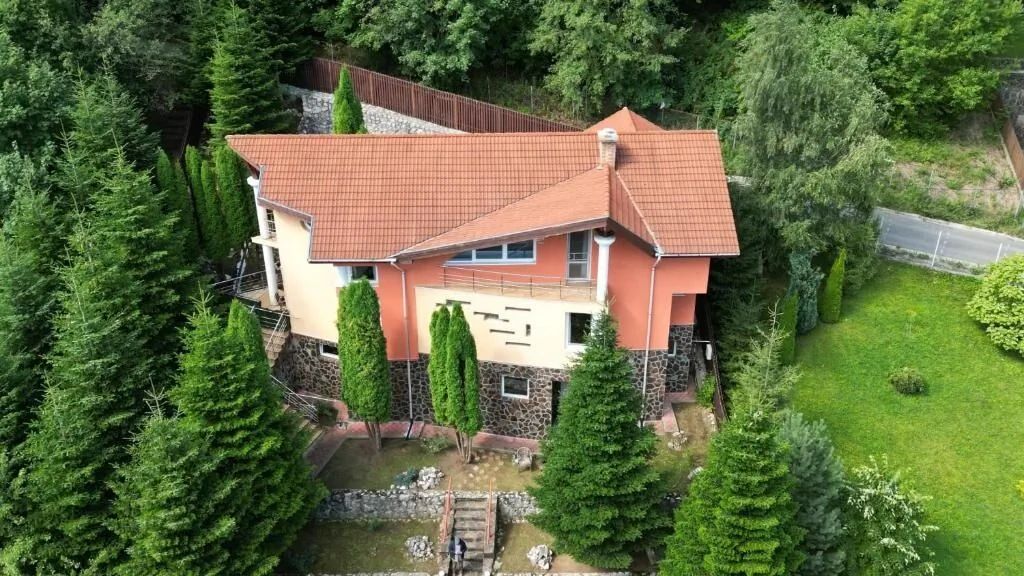 Marble Villa: Luxury Estate - Central but Intimate Sinaia (1)