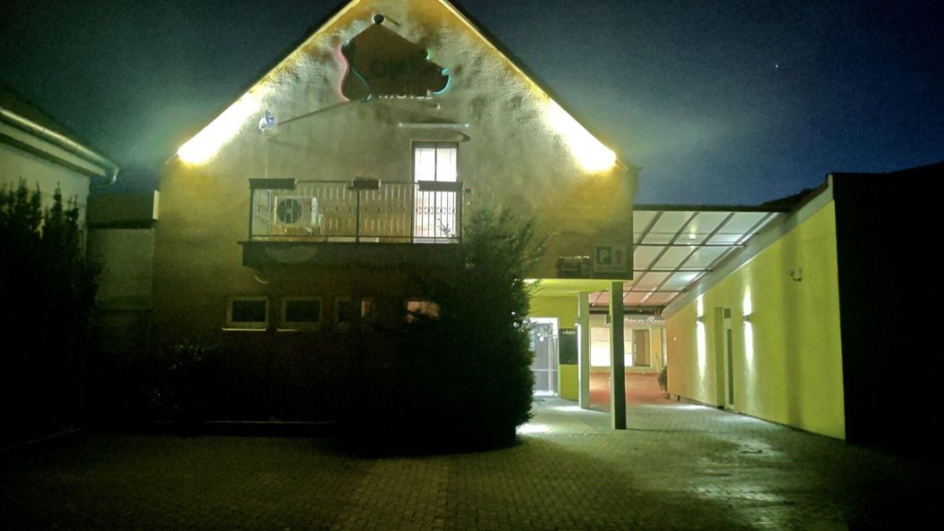 HotelRestaurantBowling (1)