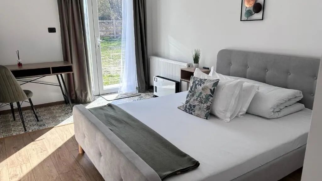 Casa Irinei Poiana Mărului (1)